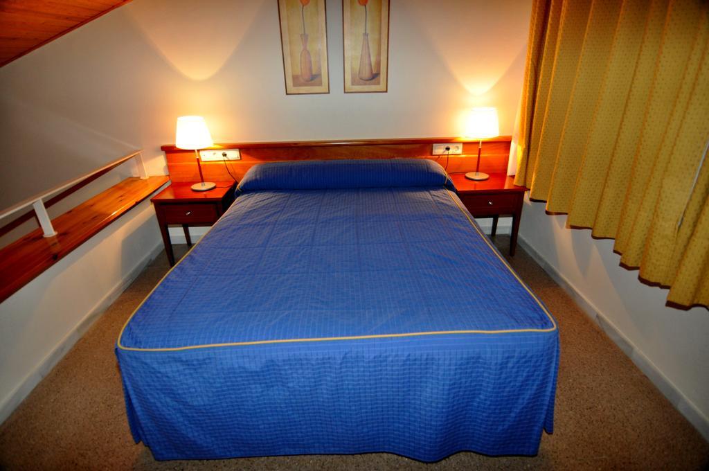 Aparthotel Solé Pobla de Segur Chambre photo